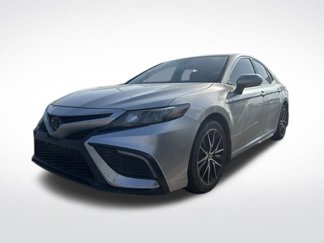 Used 2024 Toyota Camry SE image 1
