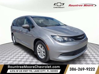 Used 2017 Chrysler Pacifica Touring image 1