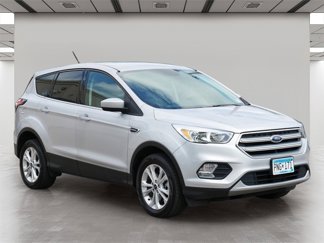Used 2017 Ford Escape SE w/ SE Cold Weather Package image 1