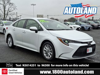 Certified 2022 Toyota Corolla LE image 1