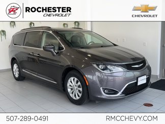 Used 2017 Chrysler Pacifica Touring-L image 1