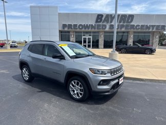 Used 2022 Jeep Compass Latitude image 1