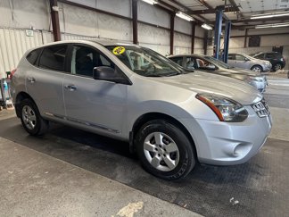 Used 2014 Nissan Rogue S image 1
