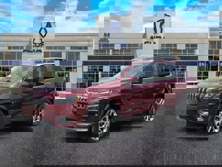 Used 2019 Jeep Cherokee Latitude Plus w/ Comfort/Convenience Group image 1