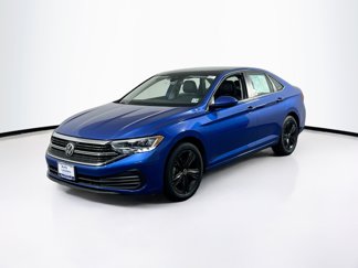 Used 2023 Volkswagen Jetta SE image 1