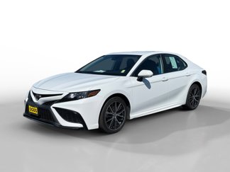 Used 2022 Toyota Camry SE image 1