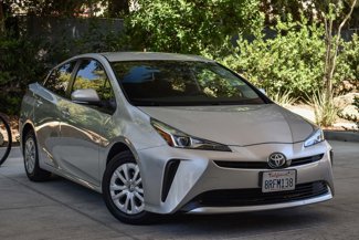 Used 2020 Toyota Prius image 1