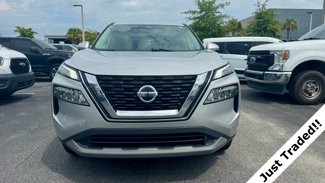 Used 2021 Nissan Rogue SV image 1