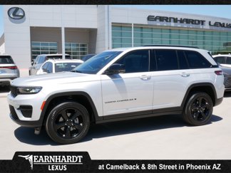 Used 2024 Jeep Grand Cherokee Altitude image 1