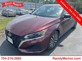 Used 2024 Nissan Altima 2.5 SV image 1