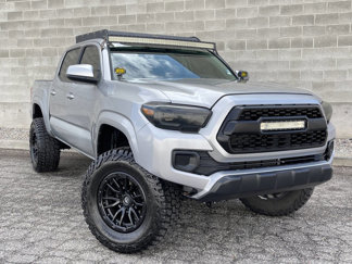 Used 2017 Toyota Tacoma SR image 1