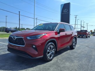 Used 2023 Toyota Highlander XLE image 1
