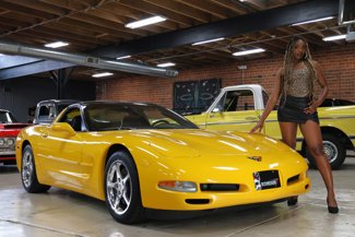 Used 2004 Chevrolet Corvette Coupe w/ Roof Package image 1