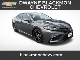Used 2022 Toyota Camry SE image 1