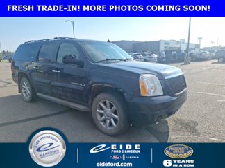 Used 2007 GMC Yukon XL SLT w/ SLT Preferred Equipment Group image 1