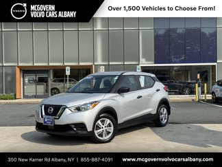 Used 2020 Nissan Kicks S image 1