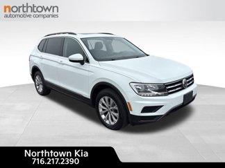 Used 2018 Volkswagen Tiguan SE w/ Panoramic Sunroof Package image 1