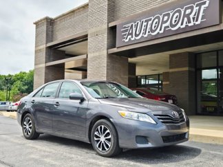 Used 2011 Toyota Camry LE image 1