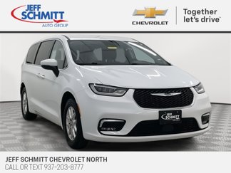 Used 2023 Chrysler Pacifica Touring-L image 1