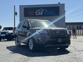 Used 2017 Ford Explorer XLT image 1
