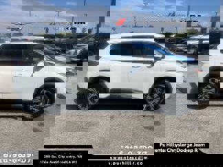 Used 2023 Nissan Rogue SV w/ SV Premium Package image 1