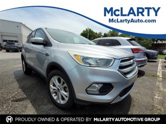 Used 2017 Ford Escape SE image 1