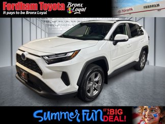 Used 2022 Toyota RAV4 XLE image 1