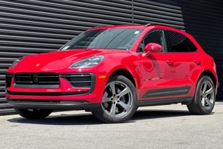 Used 2025 Porsche Macan image 1