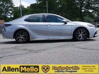 Used 2021 Toyota Camry SE image 1