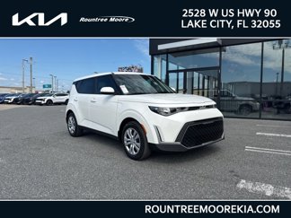 Used 2024 Kia Soul LX image 1