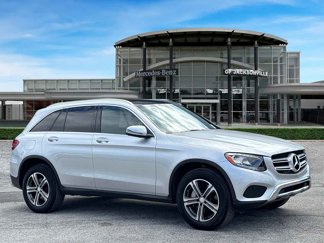 Used 2017 Mercedes-Benz GLC 300 4MATIC image 1