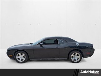 Used 2014 Dodge Challenger SXT image 1