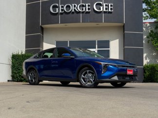 New 2025 Kia K4 LXS image 1