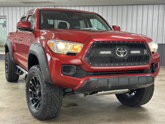 Used 2022 Toyota Tacoma SR image 1
