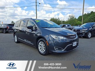 Used 2020 Chrysler Pacifica Touring-L image 1