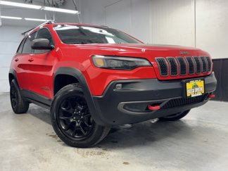 Used 2019 Jeep Cherokee Trailhawk image 1