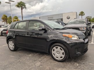 Used 2013 Scion xD image 1
