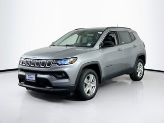 Used 2022 Jeep Compass Latitude image 1