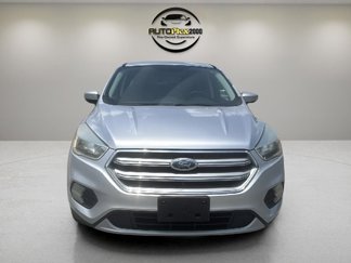 Used 2017 Ford Escape SE image 1