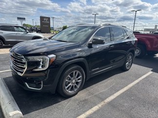 Used 2022 GMC Terrain SLT image 1