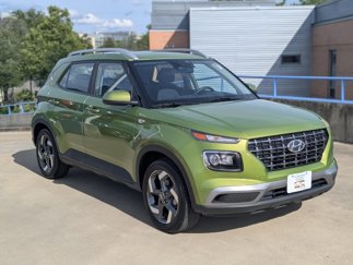Used 2024 Hyundai Venue SEL image 1