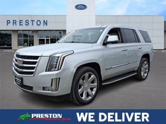 Used 2017 Cadillac Escalade Luxury image 1
