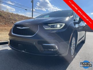 Used 2022 Chrysler Pacifica Touring-L image 1