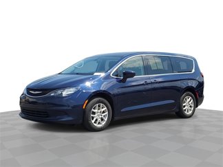 Used 2020 Chrysler Voyager LX image 1