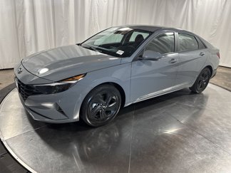 Used 2023 Hyundai Elantra Blue image 1