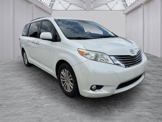 Used 2015 Toyota Sienna XLE Premium image 1
