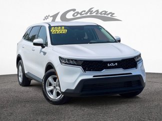 Used 2023 Kia Sorento LX image 1