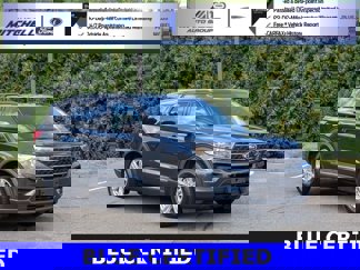 Certified 2022 Ford Explorer XLT w/ Class IV Trailer Tow Package image 1