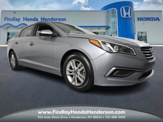 Used 2017 Hyundai Sonata SE image 1