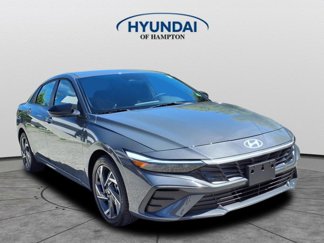 New 2025 Hyundai Elantra SEL image 1